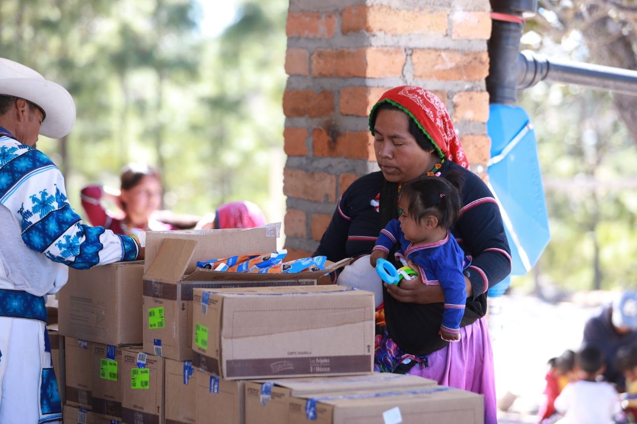 Entrega de apoyos alimentarios FAM-AS