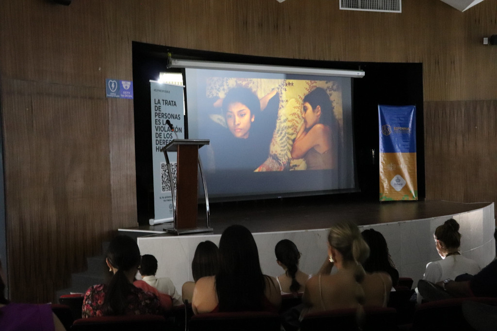 Cine Foro “Sensibilización en Materia de Trata de Personas”, organizado por el SIPINNA Jalisco y Fin de la Esclavitud, A. C.