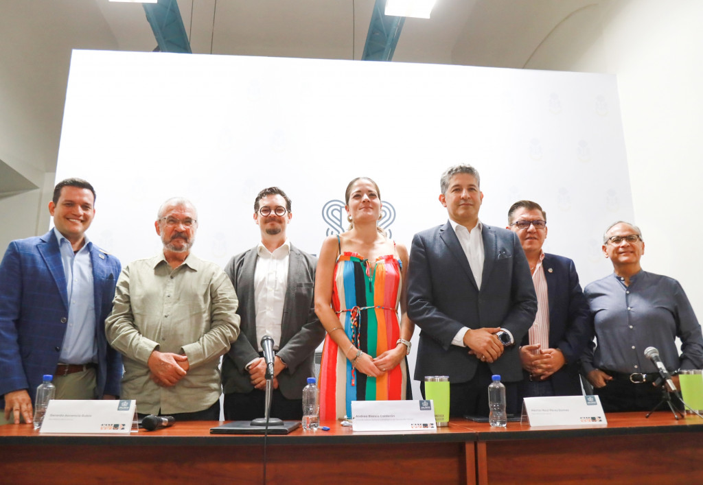 foto oficial de autoridades representantes de las dependencias