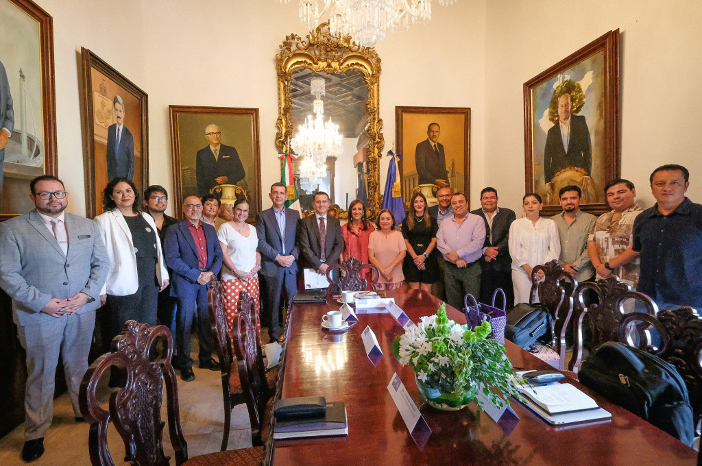 Directivos de DIF Jalisco y la UdeG sostuvieron una reunión de trabajo.