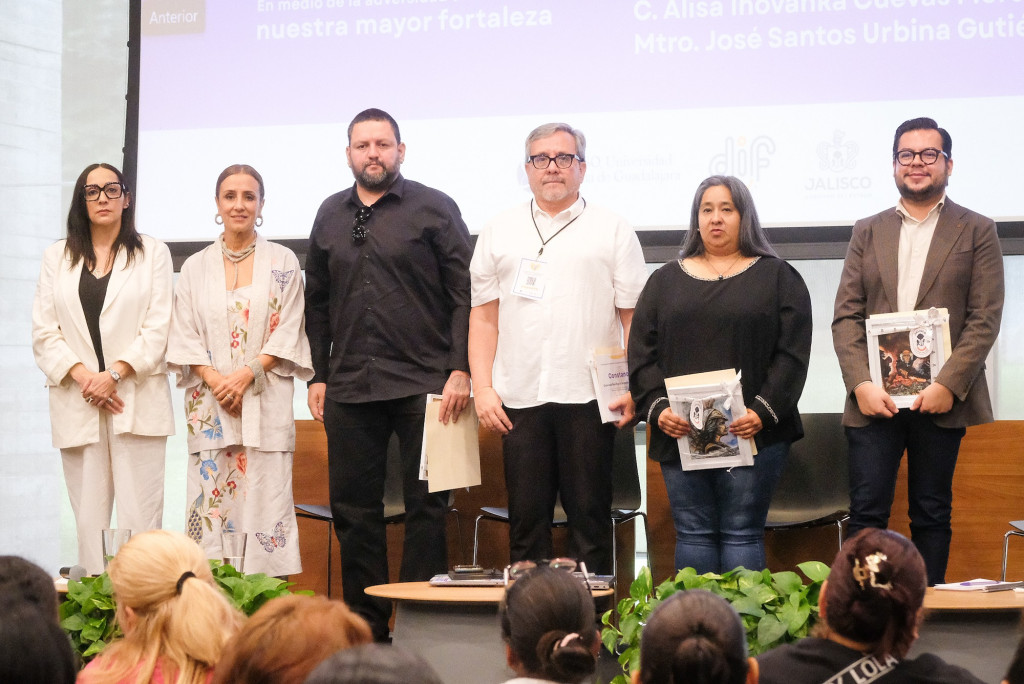 Foto oficial de autoridades en presidium