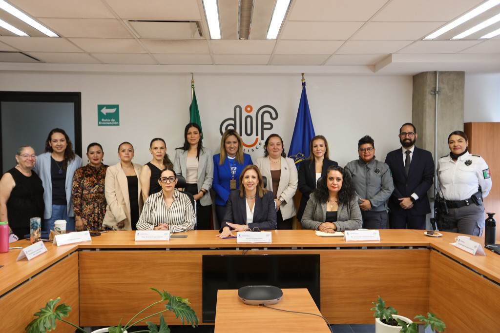 Foto oficial de las y los integrantes de la Junta estatal