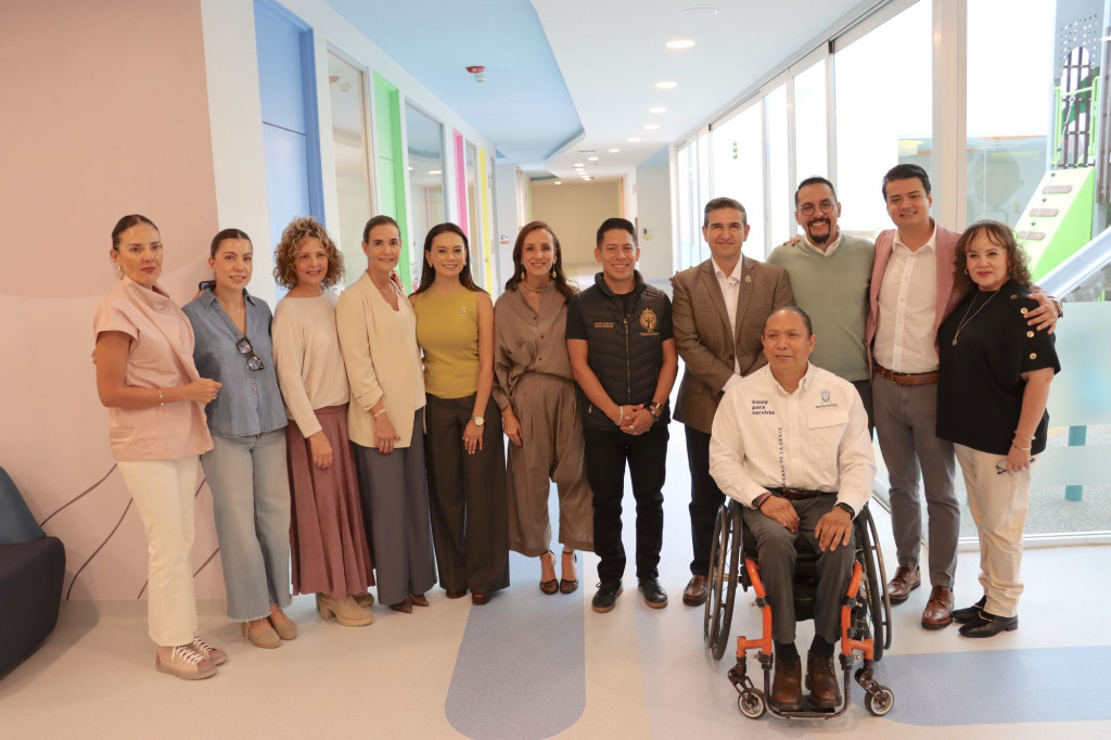 Autoridades de DIF Jalisco presentando el modelo de atención del Centro de Autismo Sur Miramar al Gobierno de Guanajuato