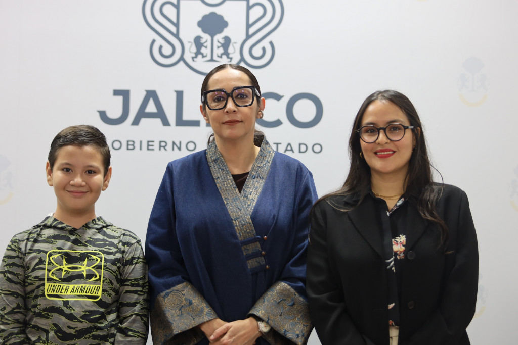 Autoridades de DIF Jalisco presentando el Foro de Participación Infantil “Exploremos la ruta de nuestros derechos”