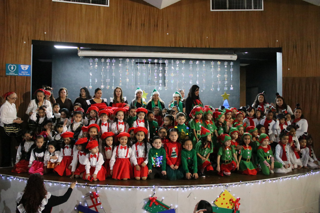 festejo navideño CADIS