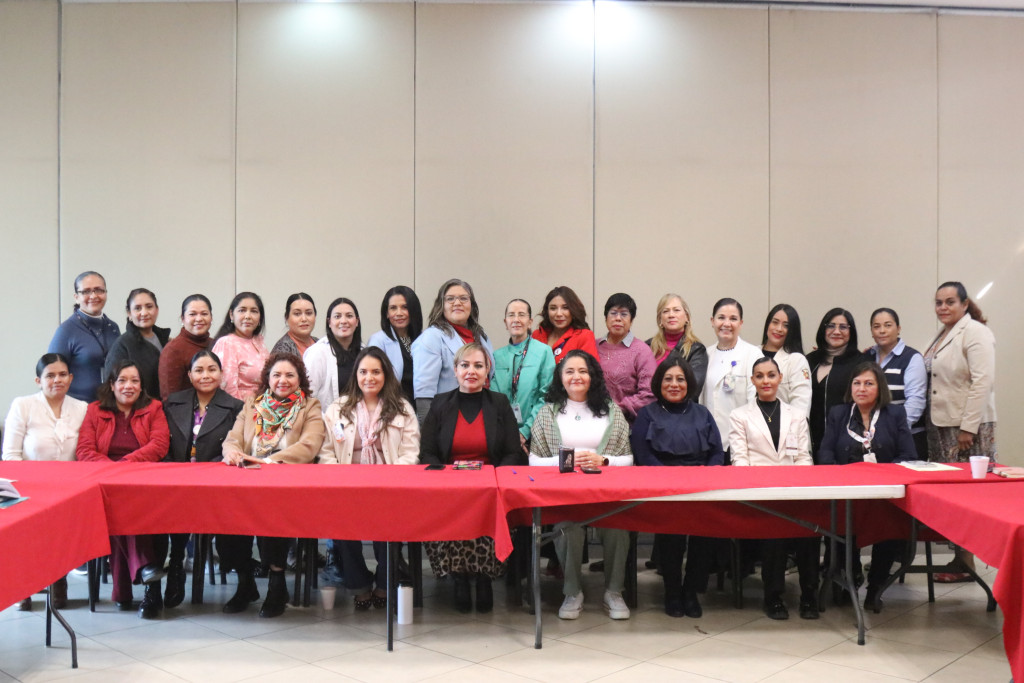 Autoridades de DIF Jalisco y UdeG en la 1ª reunión de Trabajo 2026 del Consejo de Vinculación del Departamento de Trabajo Social