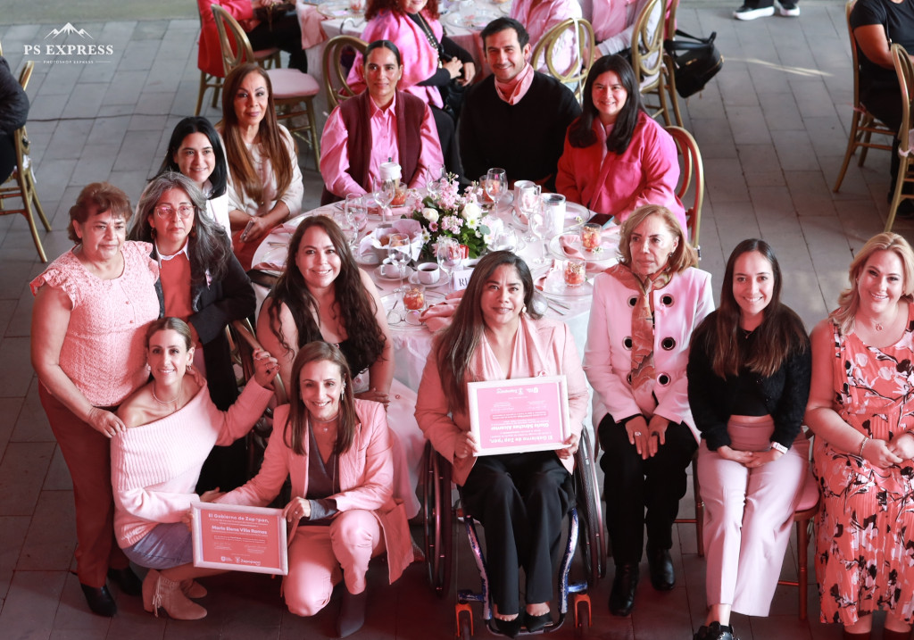 Maye Villa de Lemus, Presidenta de DIF Jalisco, encabezando el décimo aniversario de Carril Rosa