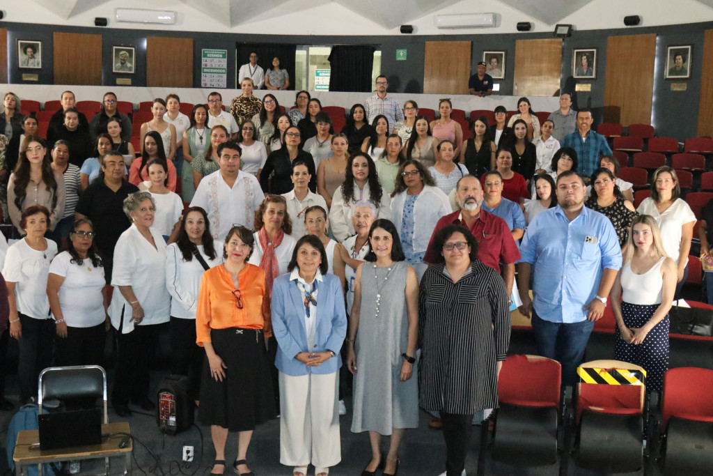 Participantes de la capacitación que DIF Jalisco dio a municipios para la operación y equipamiento de Centros de Día