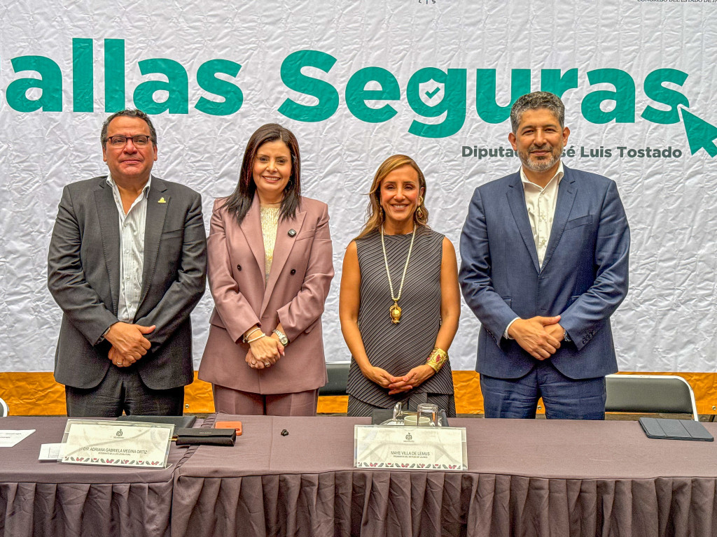 Foto oficial integrantes del presidium
