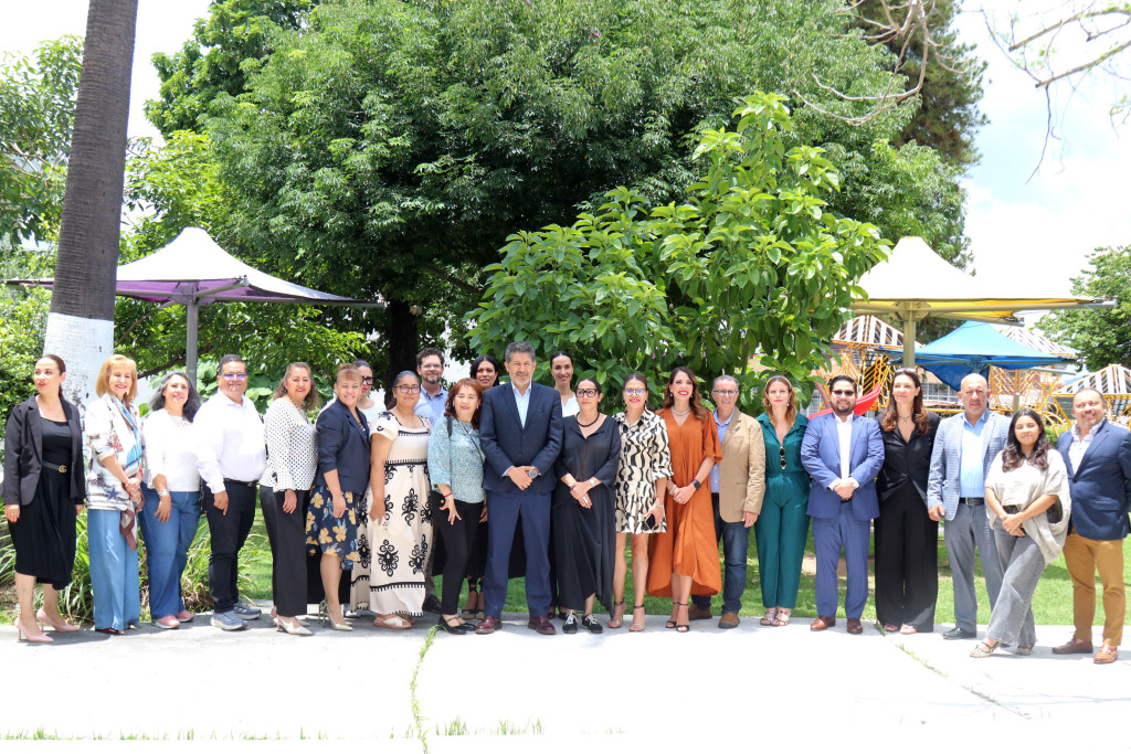 Autoridades participantes en la instalación del Consejo Estatal de Protección de Niñas, Niños y Adolescentes en Entornos Digitales de Jalisco