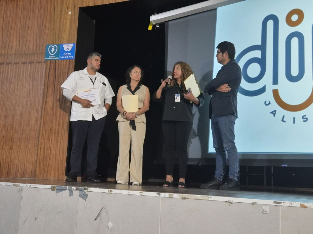 Ponentes de la capacitación a personal en intervención en crisis