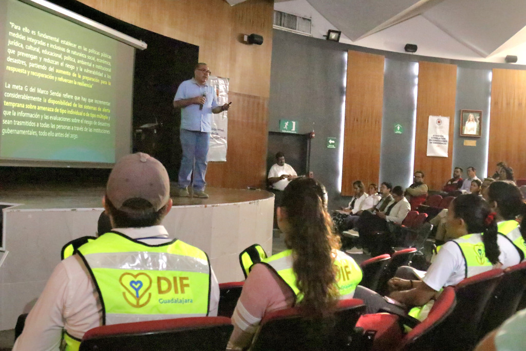 Capacitación a personal de Protección Civil para prevenir y atender emergencias