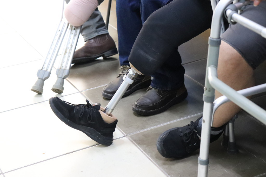 Entrega DIF Jalisco prótesis de miembros inferiores a 37 personas