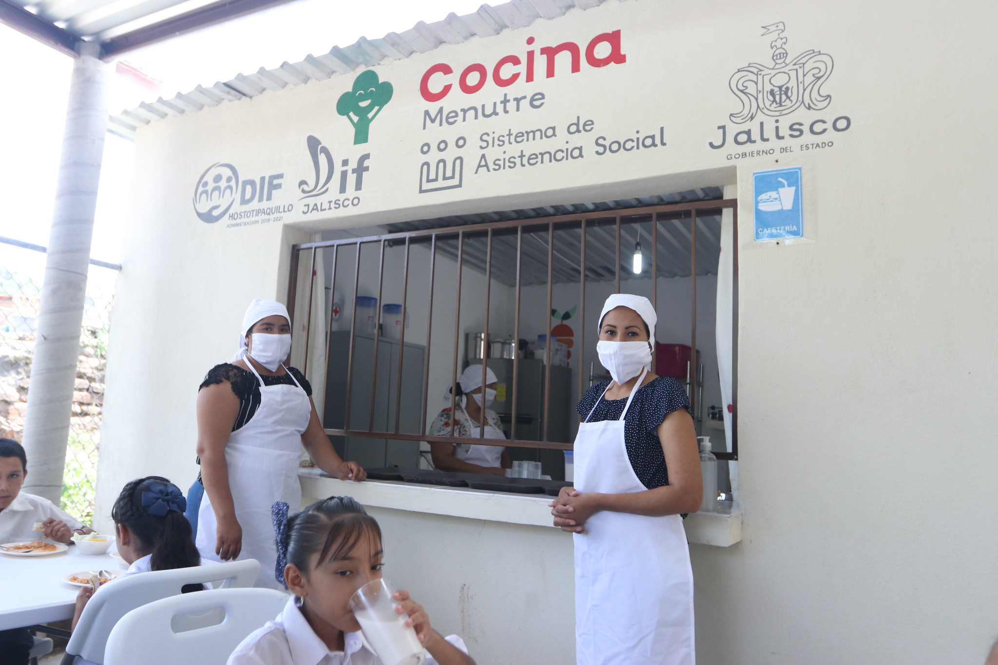 En la comunidad Los Michel, Municipio de Hostotipaquillo, 46 estudiantes son beneficiados con una cocina-comedor MENUTRE.