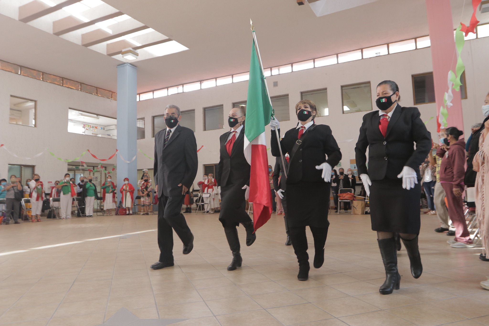 Los centros de atención para personas adultas mayores del DIF Jalisco conmemoraron el inicio de la Guerra de Independencia.