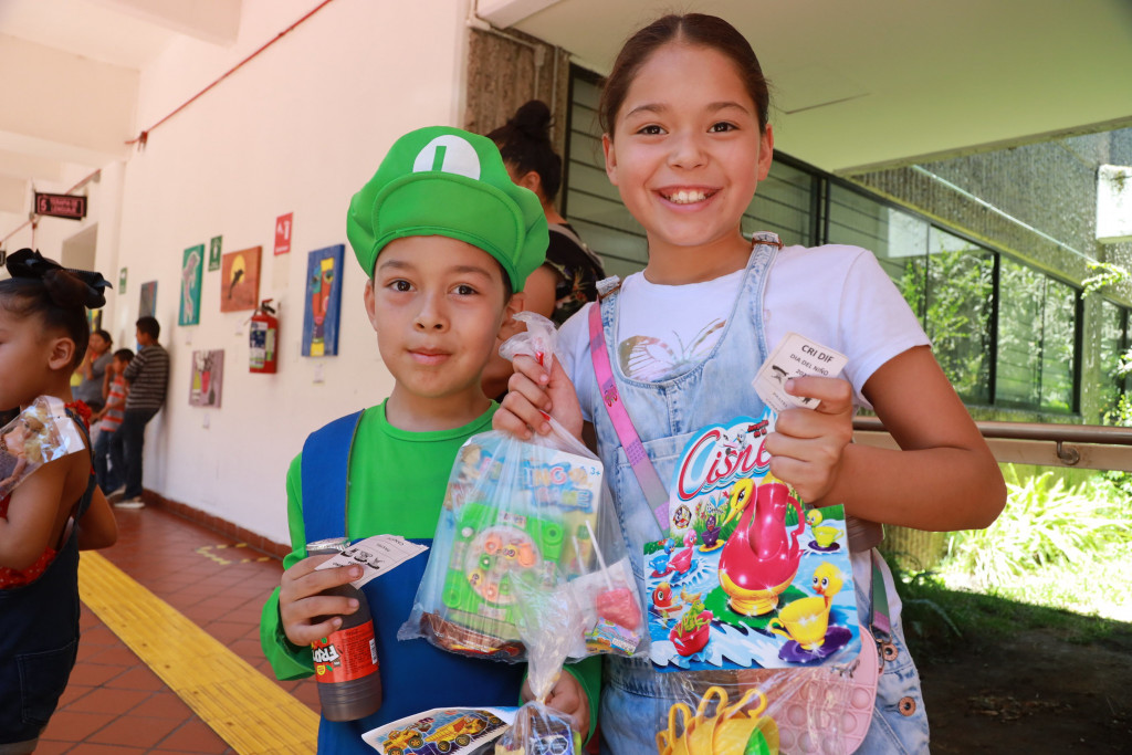 Celebración del Día de la Niñez en el CRI de DIF Jalisco.